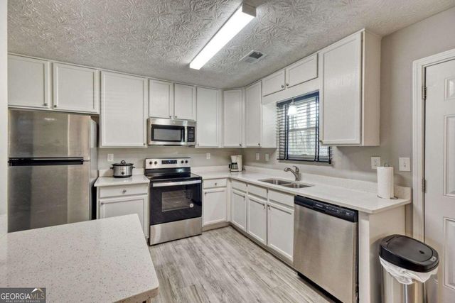 5544 Alpine Court, Lithonia, GA 30038