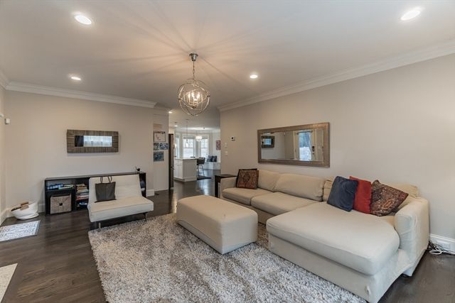 31 Kappius Path, Newton, MA 02459
