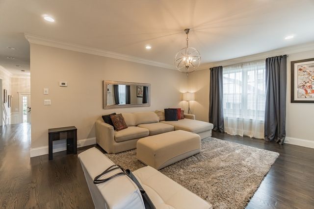 31 Kappius Path, Newton, MA 02459