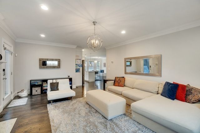 31 Kappius Path, Newton, MA 02459