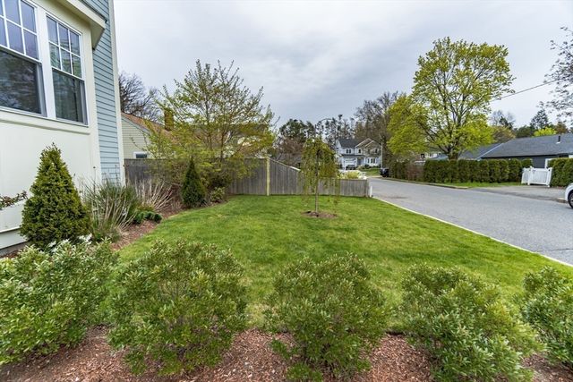 31 Kappius Path, Newton, MA 02459