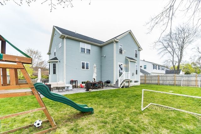 31 Kappius Path, Newton, MA 02459