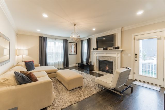 31 Kappius Path, Newton, MA 02459