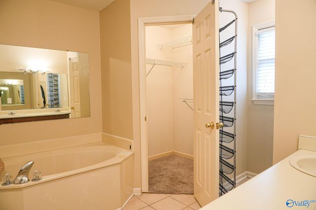 124 NW Derwent Lane, Huntsville, AL 35810