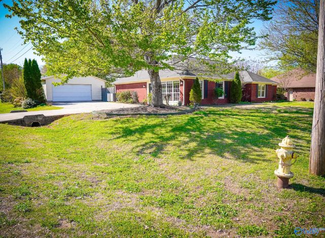 124 NW Derwent Lane, Huntsville, AL 35810