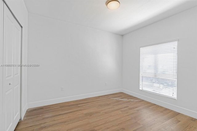 16955 SW 100th Ave 8, Miami, FL 33157