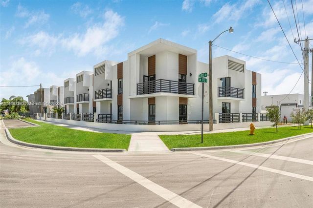 16955 SW 100th Ave 8, Miami, FL 33157