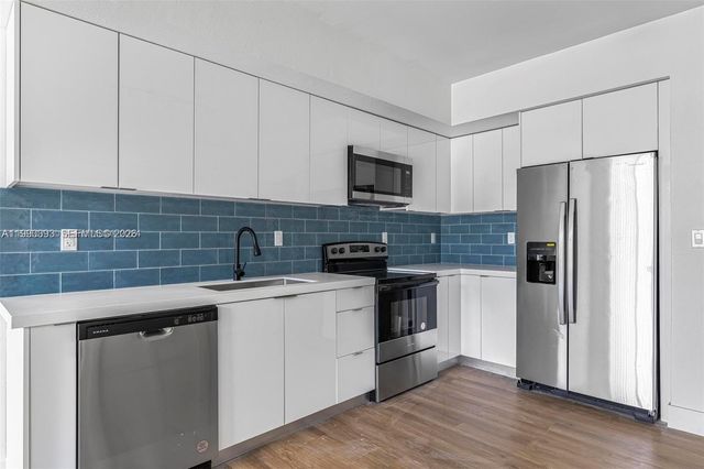 16955 SW 100th Ave 8, Miami, FL 33157