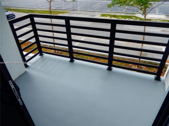 16955 SW 100th Ave 8, Miami, FL 33157