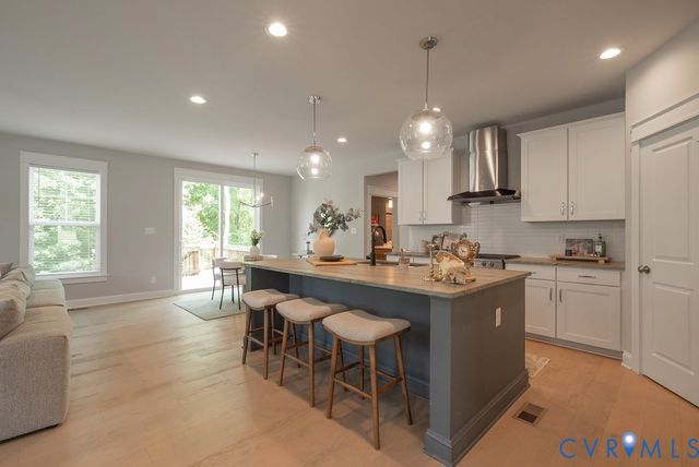 15912 Scarlet Coat Dr, Moseley, VA 23120