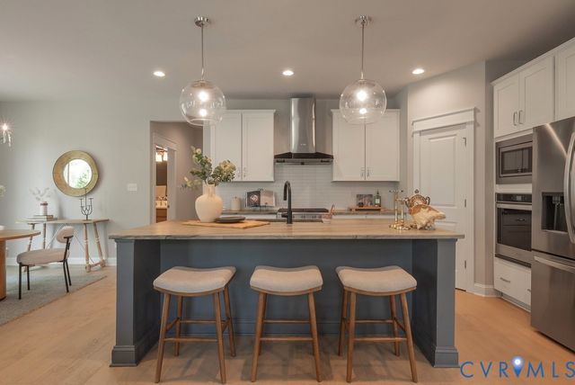 15912 Scarlet Coat Dr, Moseley, VA 23120
