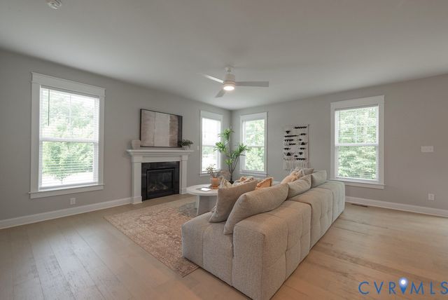 15912 Scarlet Coat Dr, Moseley, VA 23120