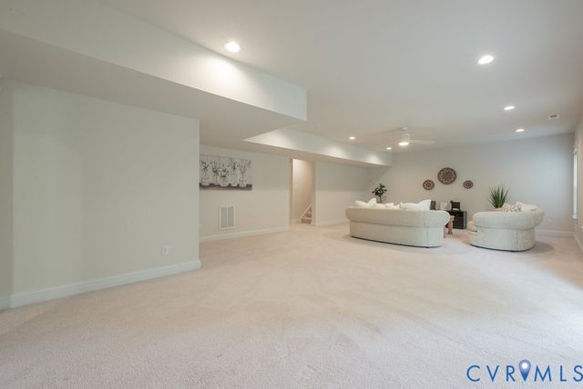 15912 Scarlet Coat Dr, Moseley, VA 23120