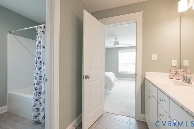 15912 Scarlet Coat Dr, Moseley, VA 23120