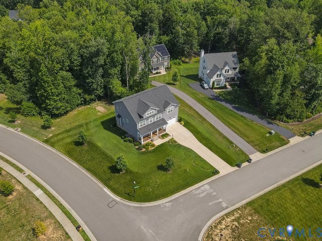 15912 Scarlet Coat Dr, Moseley, VA 23120