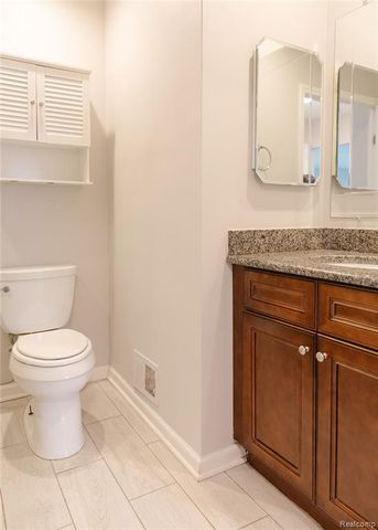 207 Neptune Drive, Walled Lake, MI 48390