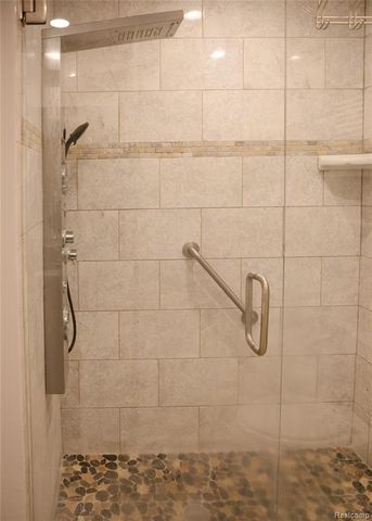 207 Neptune Drive, Walled Lake, MI 48390