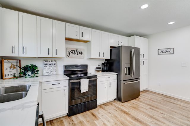 645 7th Street, Waukee, IA 50263