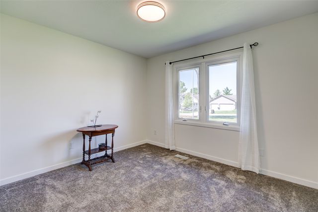 645 7th Street, Waukee, IA 50263