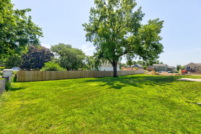 645 7th Street, Waukee, IA 50263