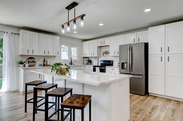 645 7th Street, Waukee, IA 50263