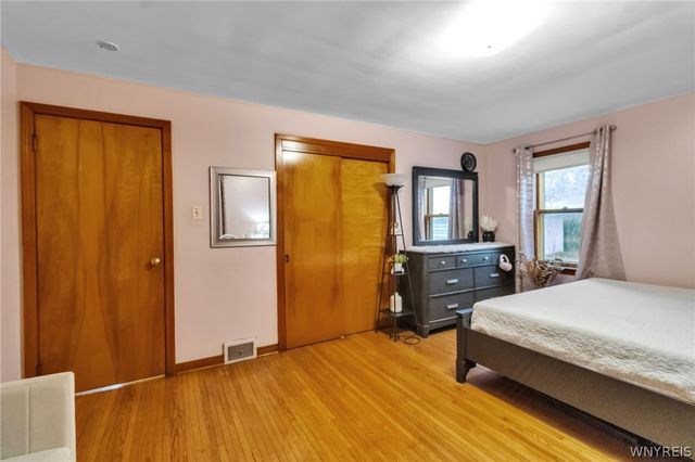 6428 John, Niagara Falls, NY 14304