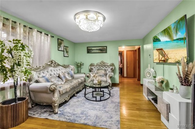 6428 John, Niagara Falls, NY 14304