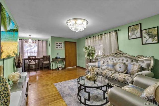 6428 John, Niagara Falls, NY 14304