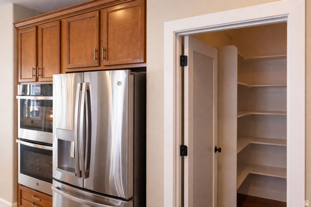 Image 12 of property listing at 15866 S MERCER CV, Draper, UT 84020