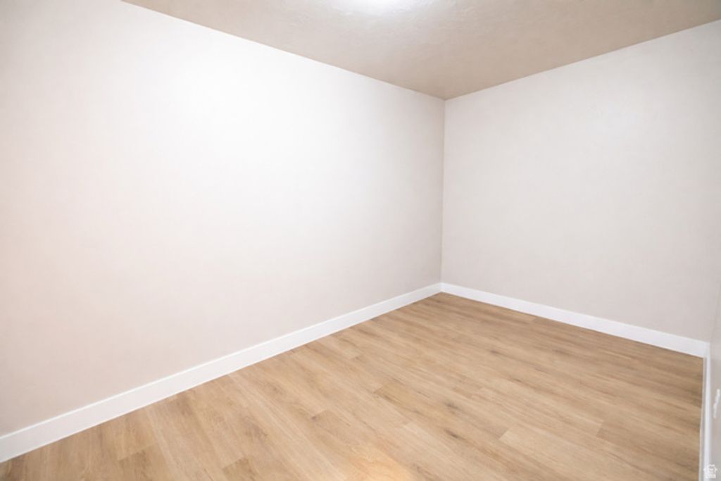 Image 33 of property listing at 15866 S MERCER CV, Draper, UT 84020