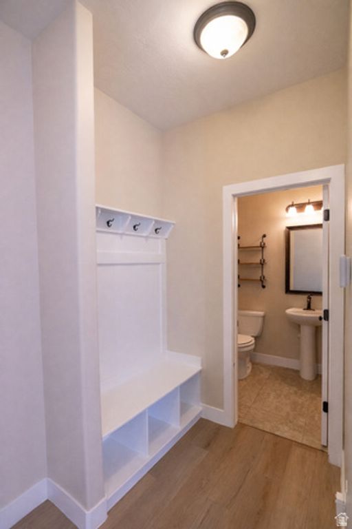 Image 5 of property listing at 15866 S MERCER CV, Draper, UT 84020