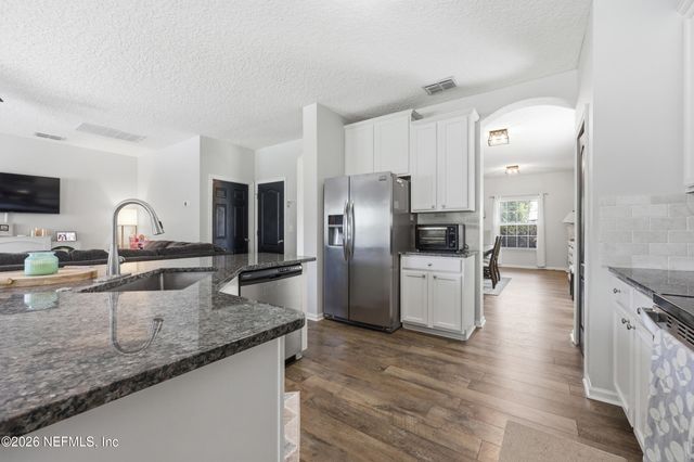 2532 CRESTDALE Court, Middleburg, FL 32068