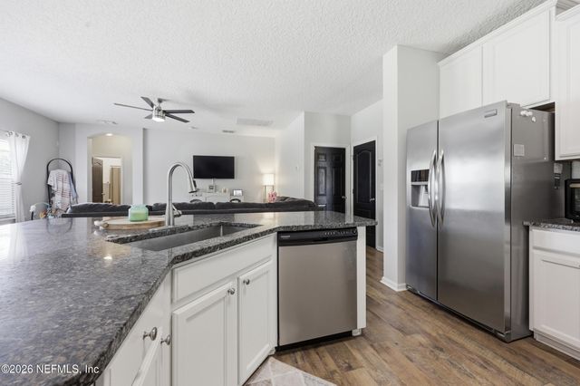 2532 CRESTDALE Court, Middleburg, FL 32068