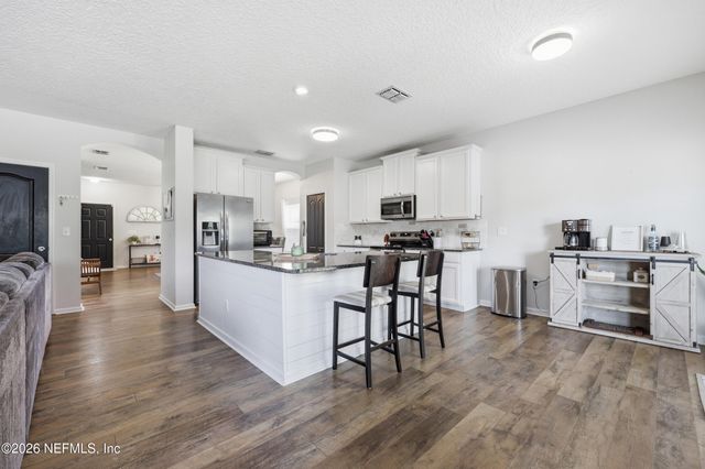 2532 CRESTDALE Court, Middleburg, FL 32068