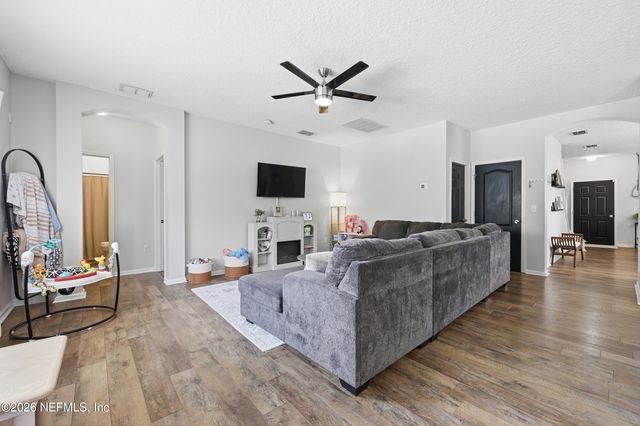 2532 CRESTDALE Court, Middleburg, FL 32068