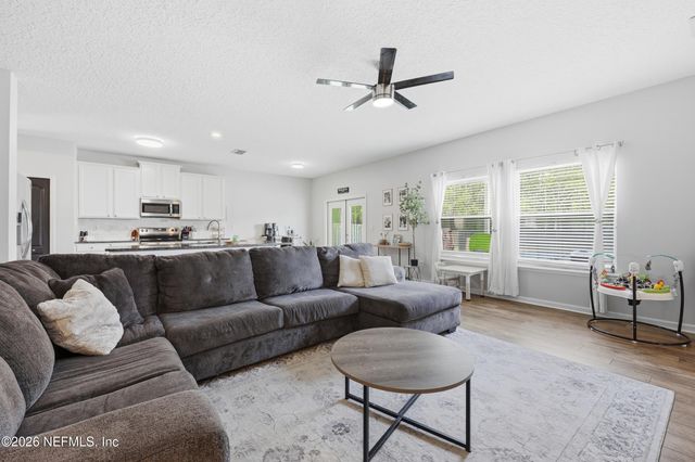 2532 CRESTDALE Court, Middleburg, FL 32068