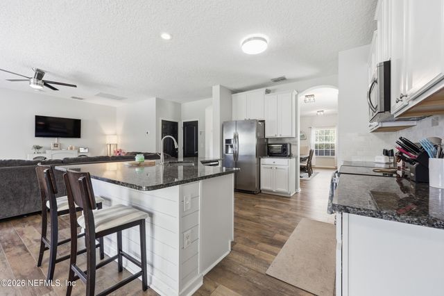 2532 CRESTDALE Court, Middleburg, FL 32068