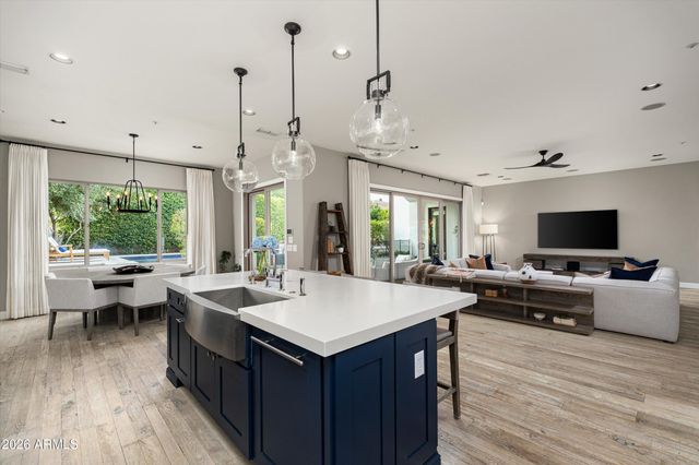 7624 E SOLANO Drive, Scottsdale, AZ 85250