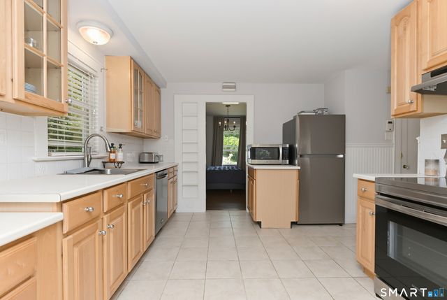 1923 Huntington Turnpike, Trumbull, CT 06611