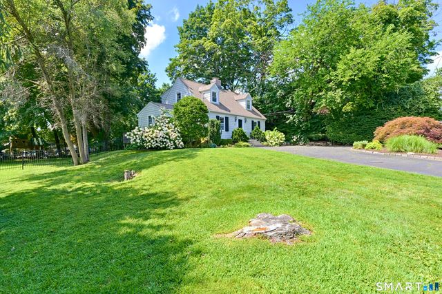 1923 Huntington Turnpike, Trumbull, CT 06611