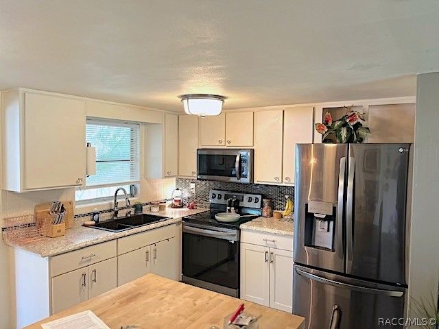 28 S Davis Street, Beverly Hills, FL 34465