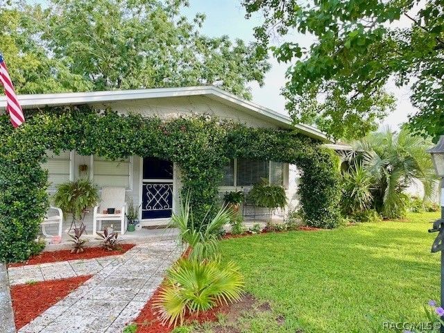 28 S Davis Street, Beverly Hills, FL 34465