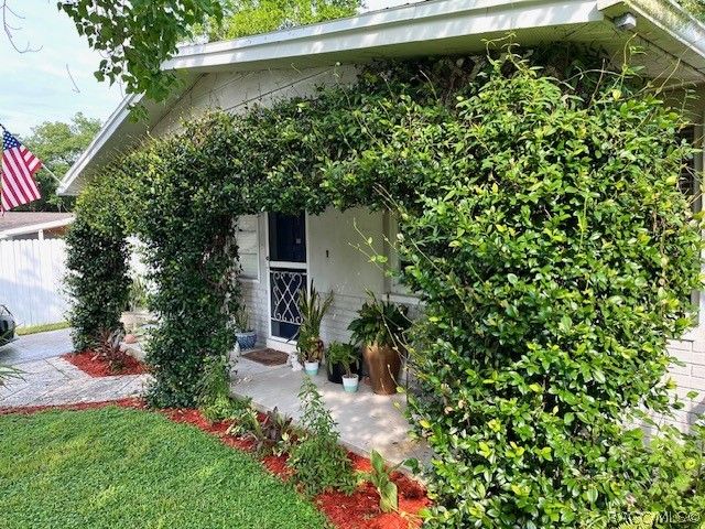 28 S Davis Street, Beverly Hills, FL 34465