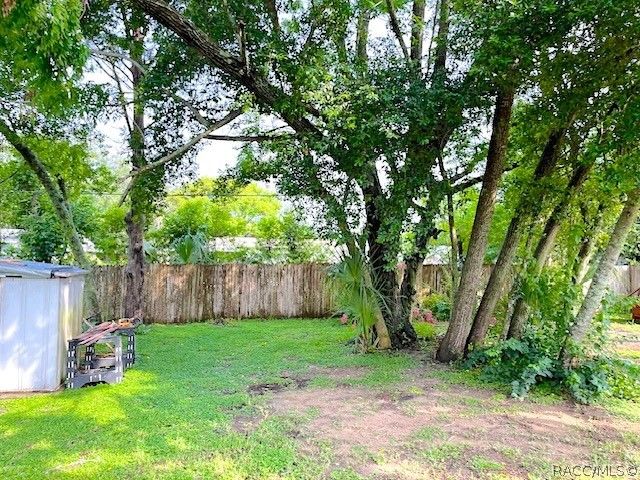 28 S Davis Street, Beverly Hills, FL 34465
