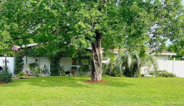 28 S Davis Street, Beverly Hills, FL 34465