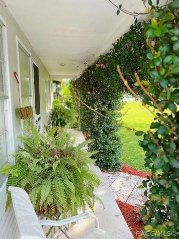 28 S Davis Street, Beverly Hills, FL 34465