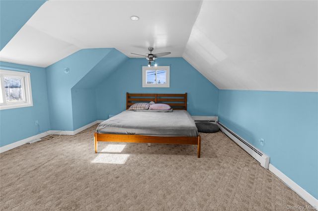 9 Farragut Avenue, Bay Shore, NY 11706