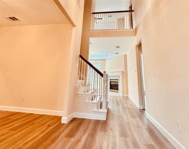 1818 Maidenhair Lane, Sugar Land, TX 77479