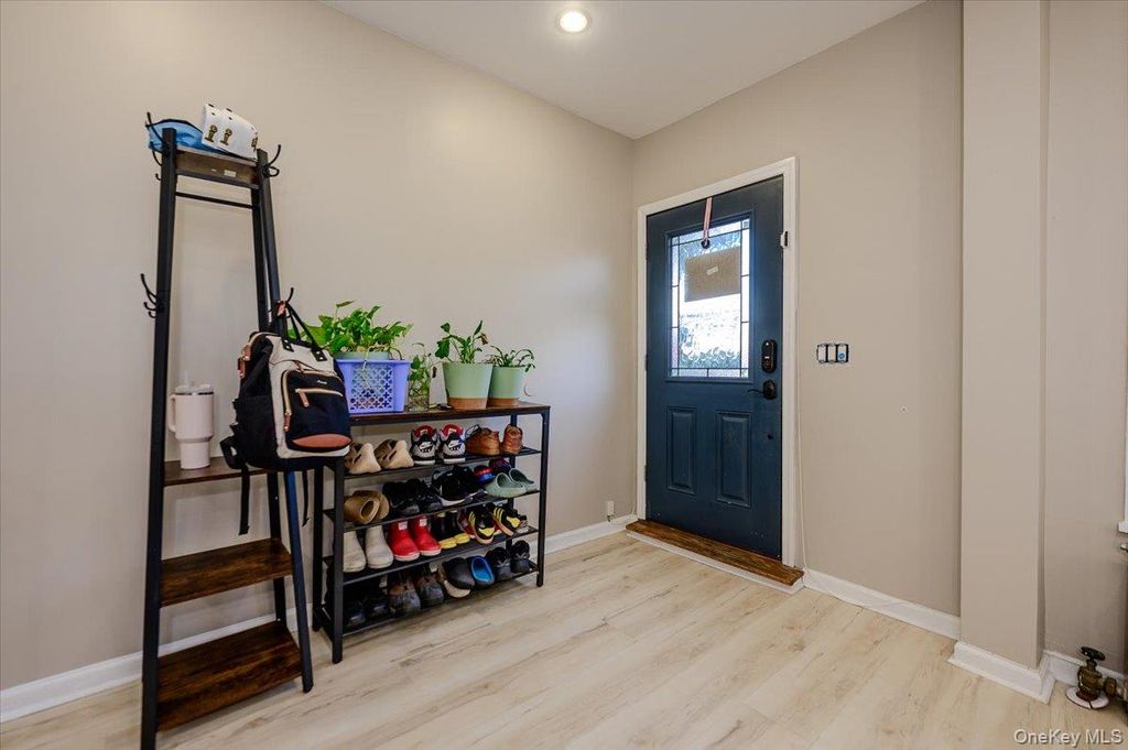 1321 Balcom Avenue 1, Bronx, NY 10461 — photo 2
