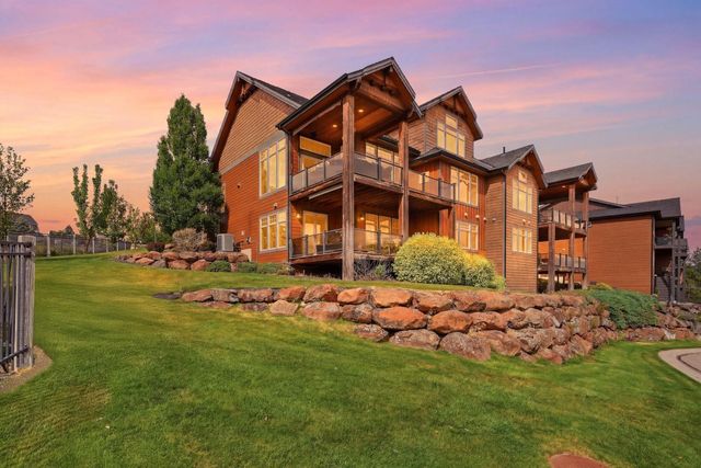 8924 E Courtview Ln, Spokane, WA 99217